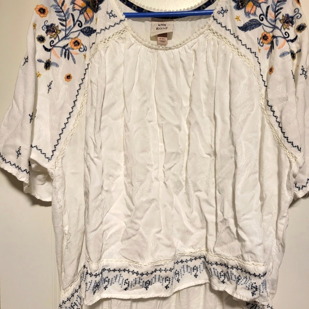 Ladies Shirt. Size 2x